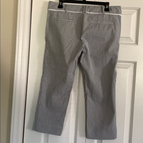 New York & Co Capri Trousers - Picture 5 of 5